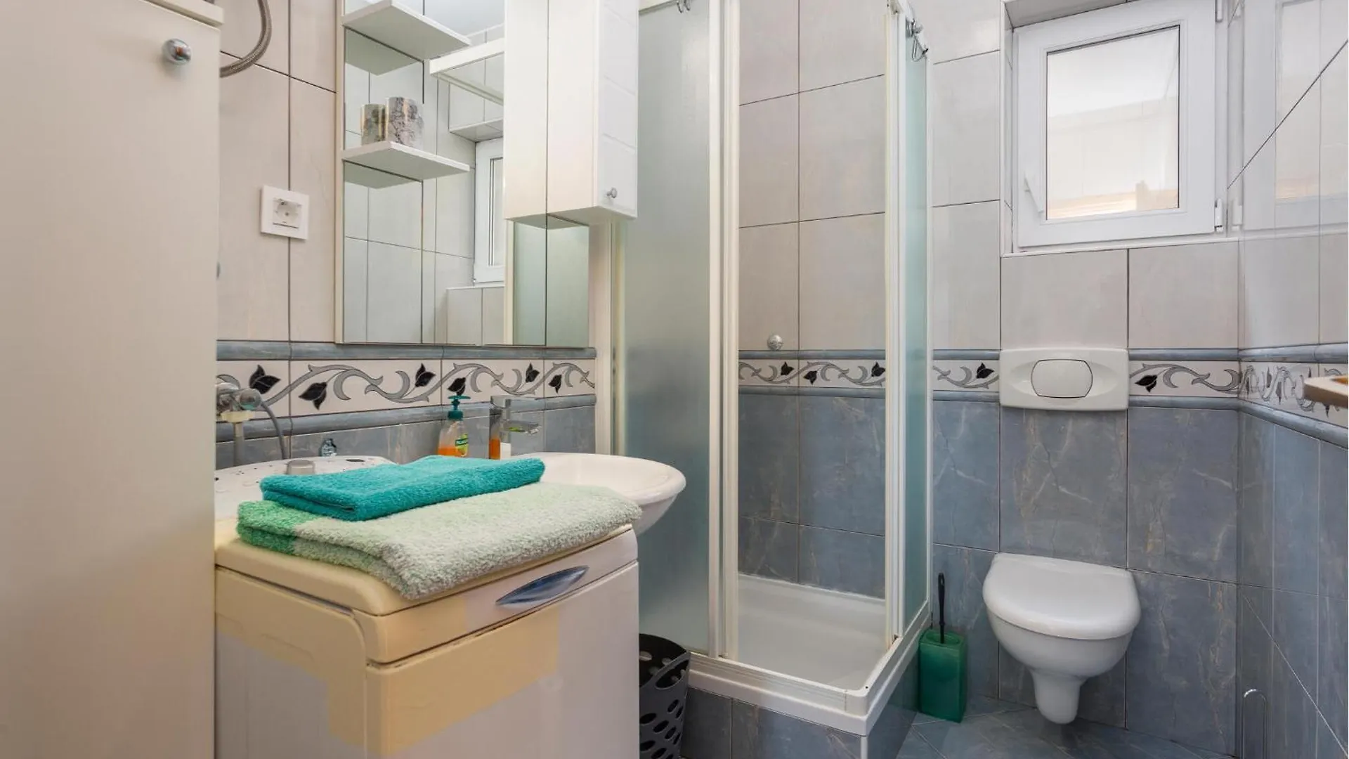 Cozy Apartment In Malinska With Kitchen
