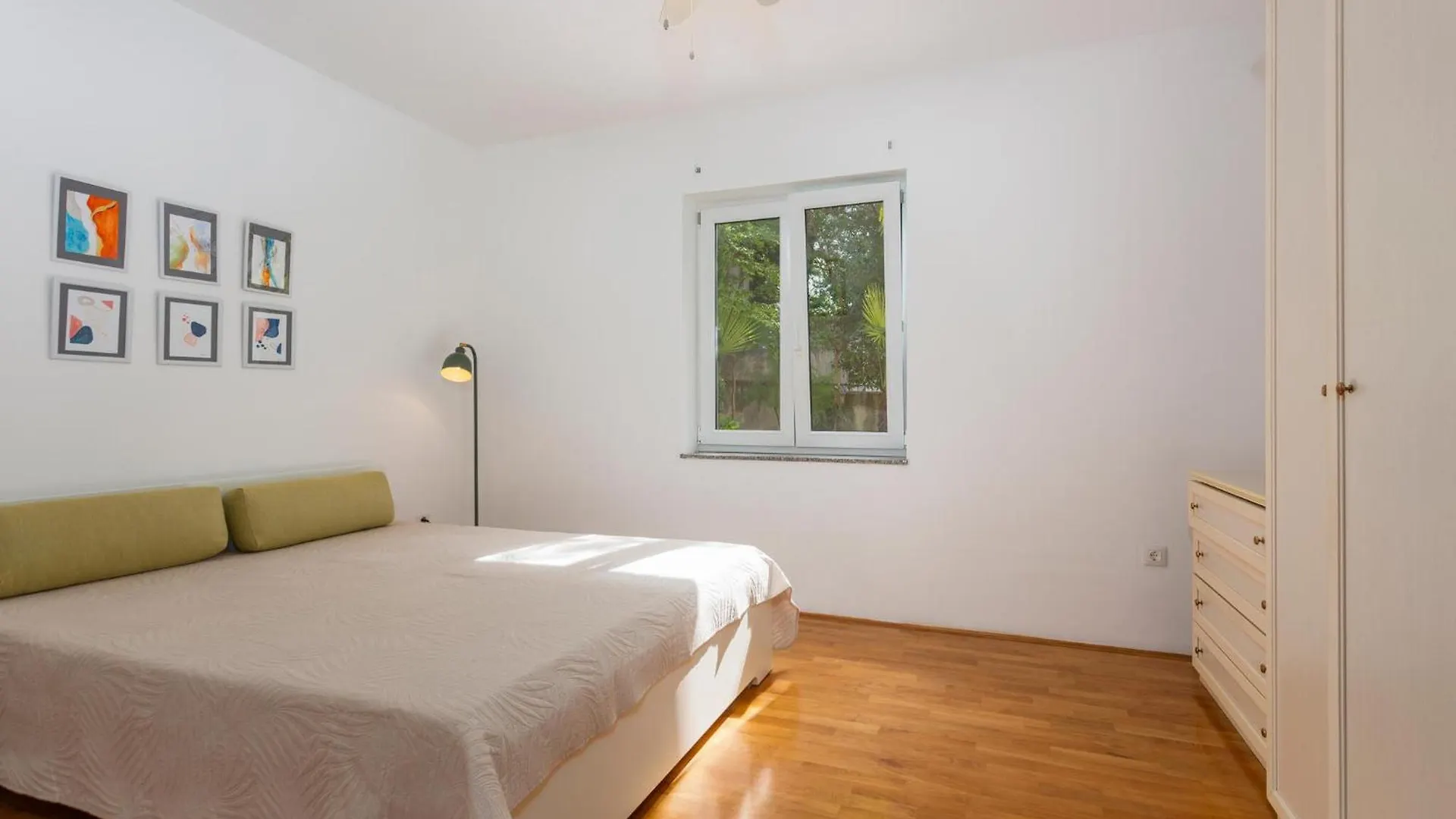Cozy Apartment In Malinska With Kitchen