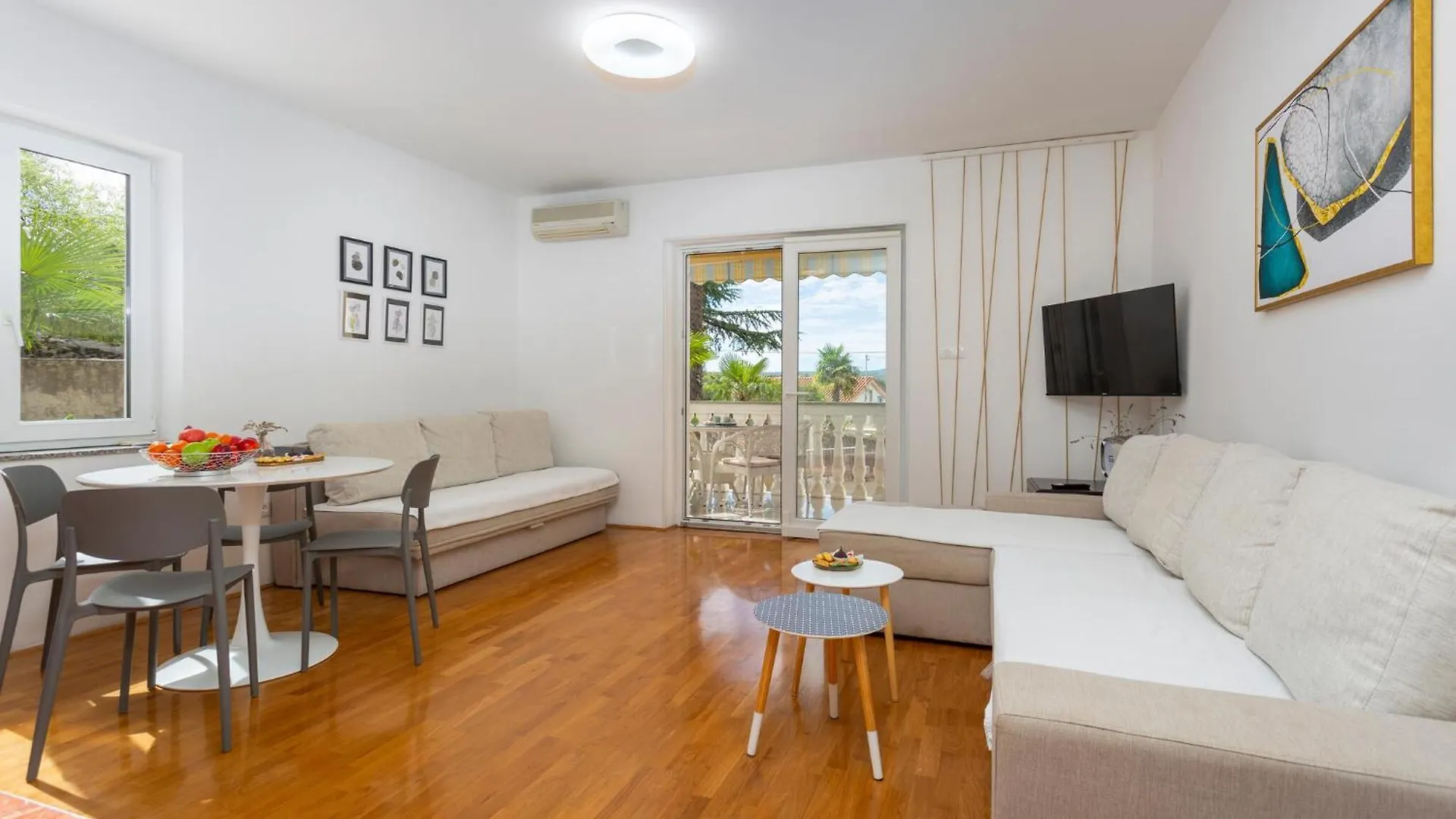 Cozy Apartment In Malinska With Kitchen