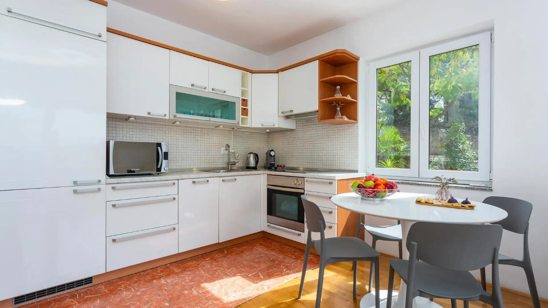 Cozy Apartment In Malinska With Kitchen 0*,  Kroatien